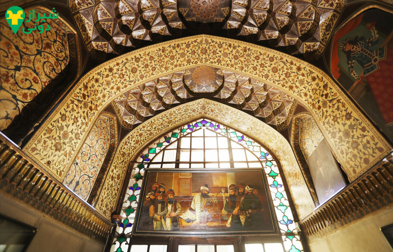 تابلوی معروف «کریم‌خان در حال کشیدن قلیان» در موزه پارس باغ نظر شیراز