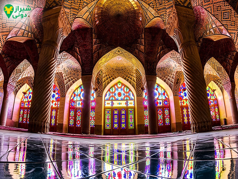 هفت پنجره ارسی در مسجد نصیرالملک شیراز