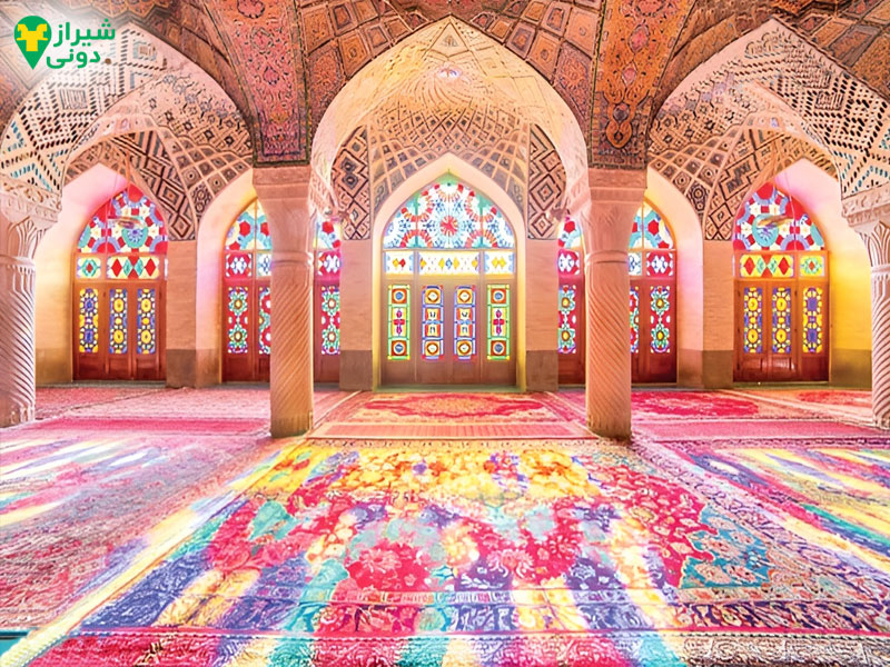 فرش‌های رنگی مسجد نصیرالملک شیراز و جشن رنگ روی کف شبستان