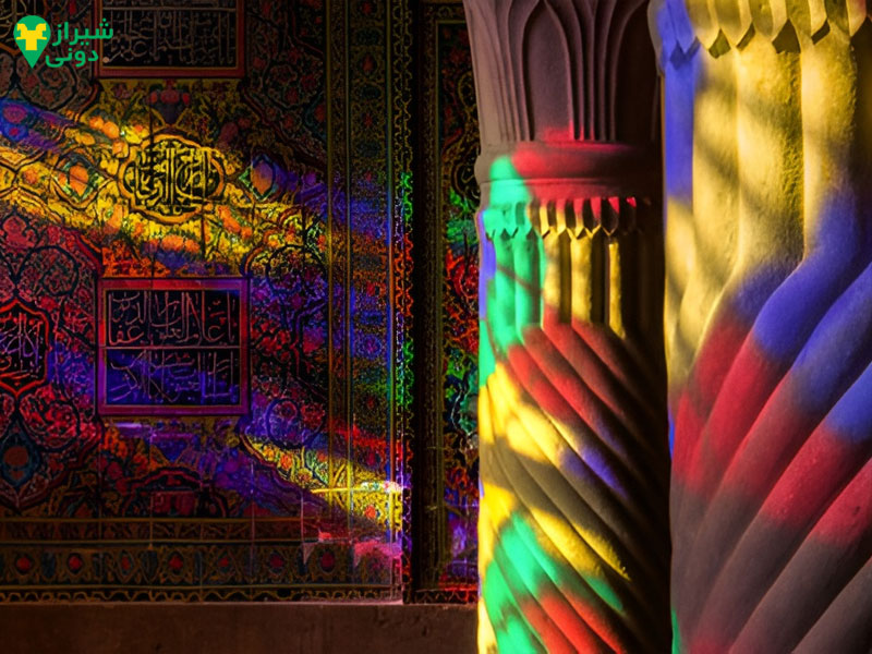 مسجد نصیرالملک ملقب به مسجد رنگین کمان