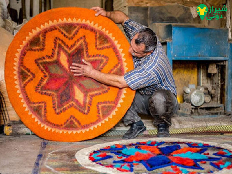 نمدمالی از صنایع دستی شهر نی ریز